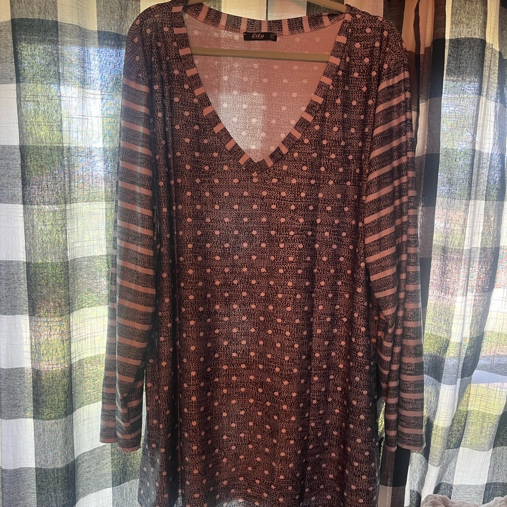 Polka dot stripe lily by firmiana top